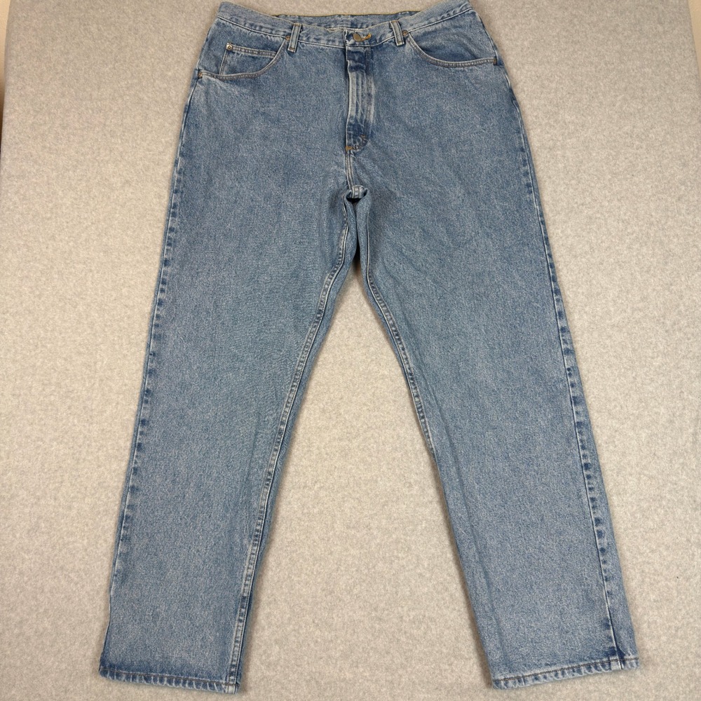 Wrangler Jeans Premium Quality Light Wash Denim Mens Size 38x32 Straight Casual